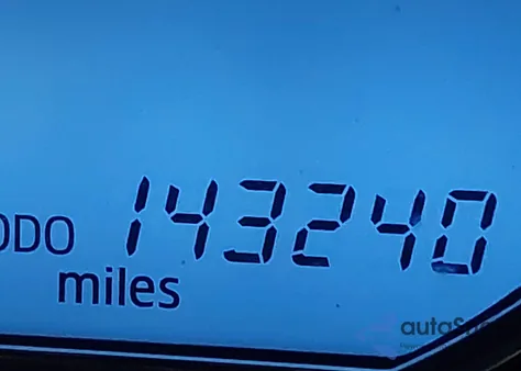 2015 Toyota Corolla Le z USA, uszkodzony, nr VIN 5YFBURHE5FP315537